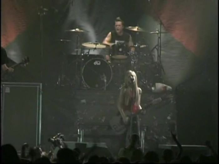 Bonez Tour Documentary [HD] Part2 - Avril Lavigne 2065