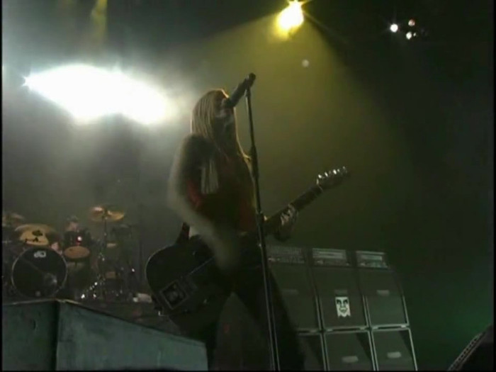 Bonez Tour Documentary [HD] Part2 - Avril Lavigne 1074 - Avril - Lavigne - 2008 - Bonez - Tour - Documentary - oo3