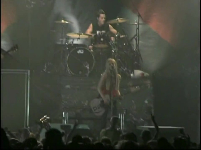 Bonez Tour Documentary [HD] Part2 - Avril Lavigne 2072