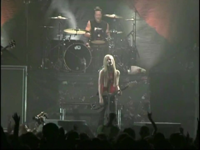 Bonez Tour Documentary [HD] Part2 - Avril Lavigne 2077