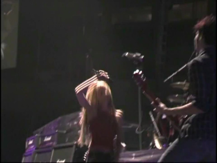 Bonez Tour Documentary [HD] Part2 - Avril Lavigne 1084