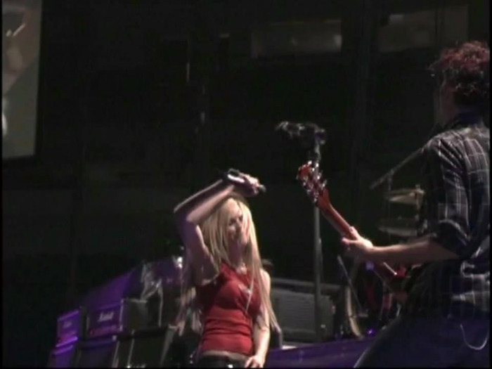 Bonez Tour Documentary [HD] Part2 - Avril Lavigne 1085 - Avril - Lavigne - 2008 - Bonez - Tour - Documentary - oo3