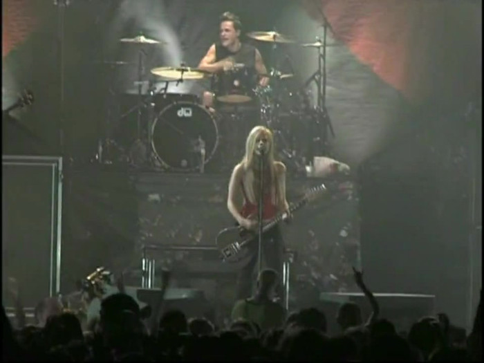 Bonez Tour Documentary [HD] Part2 - Avril Lavigne 2080