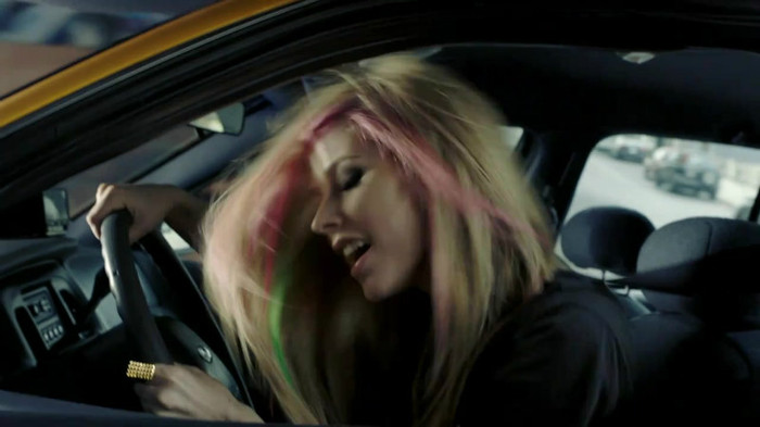 Avril Lavigne - What The Hell_youtube_original 0751