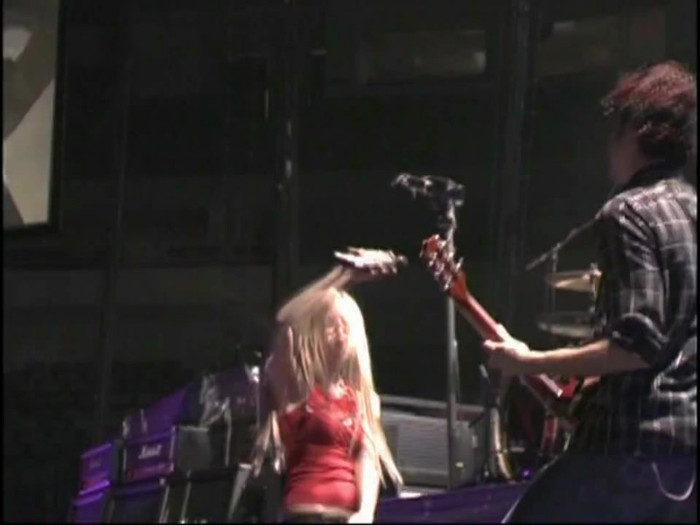 Bonez Tour Documentary [HD] Part2 - Avril Lavigne 1088 - Avril - Lavigne - 2008 - Bonez - Tour - Documentary - oo3
