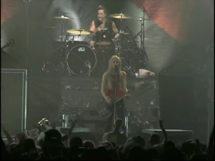 Bonez Tour Documentary [HD] Part2 - Avril Lavigne 2082