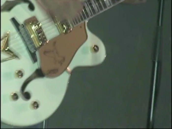 Bonez Tour Documentary [HD] Part2 - Avril Lavigne 2085