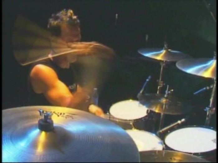 Bonez Tour Documentary [HD] Part2 - Avril Lavigne 1096 - Avril - Lavigne - 2008 - Bonez - Tour - Documentary - oo3