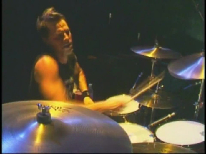 Bonez Tour Documentary [HD] Part2 - Avril Lavigne 1099 - Avril - Lavigne - 2008 - Bonez - Tour - Documentary - oo3