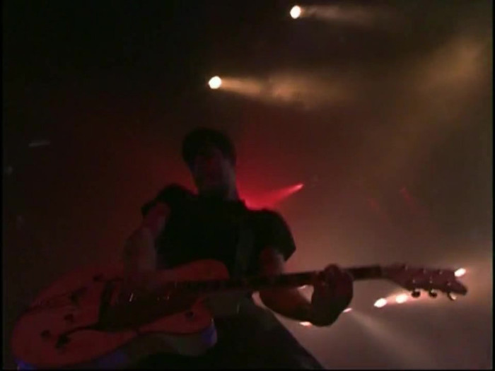 Bonez Tour Documentary [HD] Part2 - Avril Lavigne 1585 - Avril - Lavigne - 2008 - Bonez - Tour - Documentary - oo4