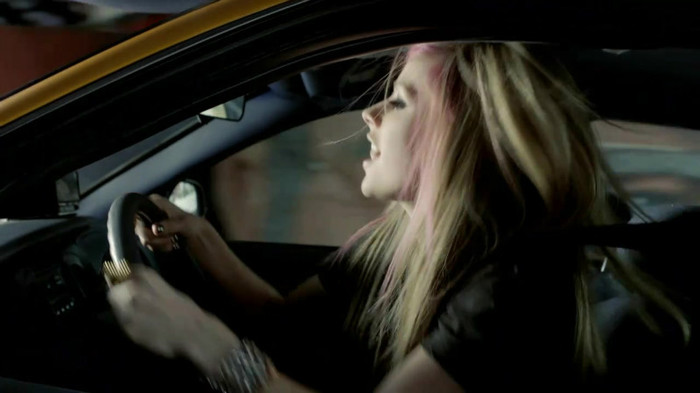 Avril Lavigne - What The Hell_youtube_original 0757