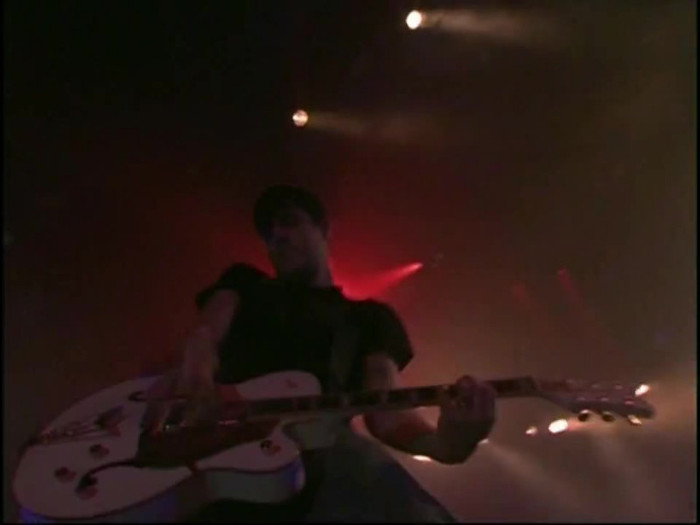 Bonez Tour Documentary [HD] Part2 - Avril Lavigne 1586 - Avril - Lavigne - 2008 - Bonez - Tour - Documentary - oo4