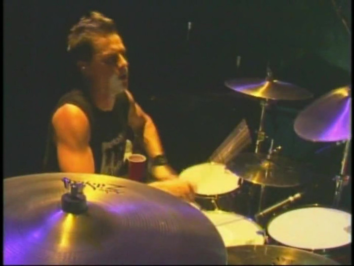 Bonez Tour Documentary [HD] Part2 - Avril Lavigne 1102 - Avril - Lavigne - 2008 - Bonez - Tour - Documentary - oo3