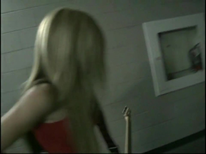 Bonez Tour Documentary [HD] Part2 - Avril Lavigne 0141