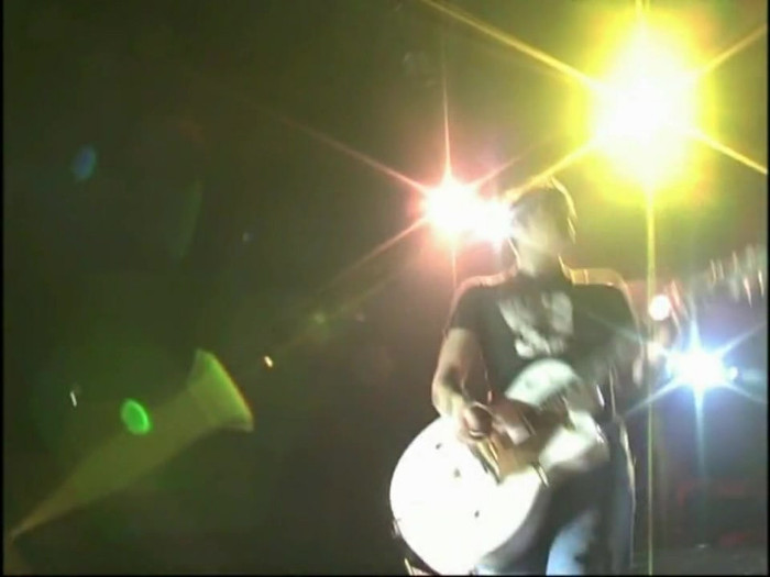 Bonez Tour Documentary [HD] Part2 - Avril Lavigne 2099 - Avril - Lavigne - 2008 - Bonez - Tour - Documentary - oo5