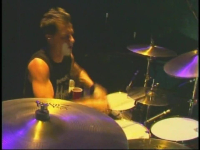 Bonez Tour Documentary [HD] Part2 - Avril Lavigne 1103 - Avril - Lavigne - 2008 - Bonez - Tour - Documentary - oo3