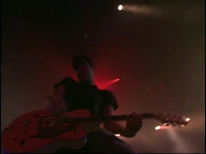 Bonez Tour Documentary [HD] Part2 - Avril Lavigne 1588 - Avril - Lavigne - 2008 - Bonez - Tour - Documentary - oo4