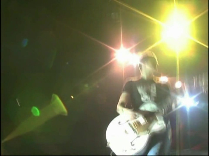 Bonez Tour Documentary [HD] Part2 - Avril Lavigne 2100