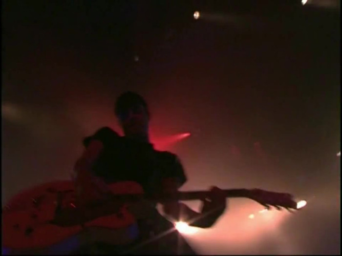 Bonez Tour Documentary [HD] Part2 - Avril Lavigne 1589 - Avril - Lavigne - 2008 - Bonez - Tour - Documentary - oo4