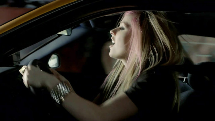 Avril Lavigne - What The Hell_youtube_original 0759