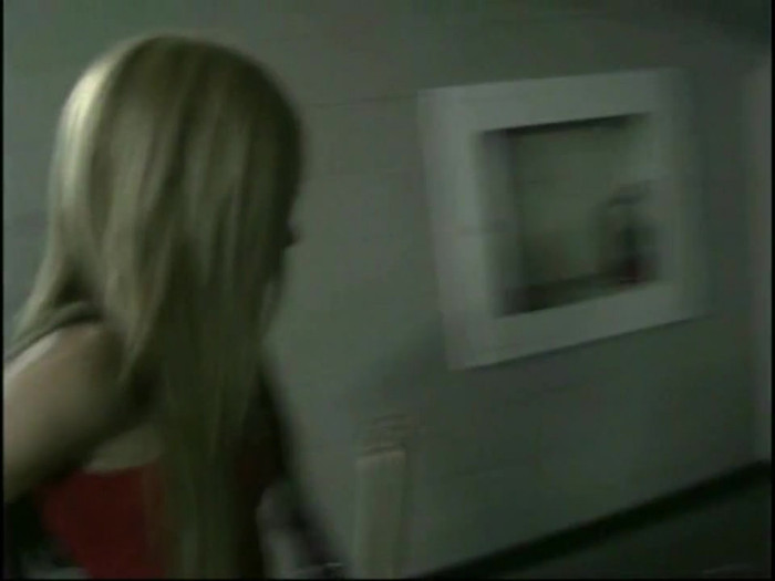 Bonez Tour Documentary [HD] Part2 - Avril Lavigne 0146