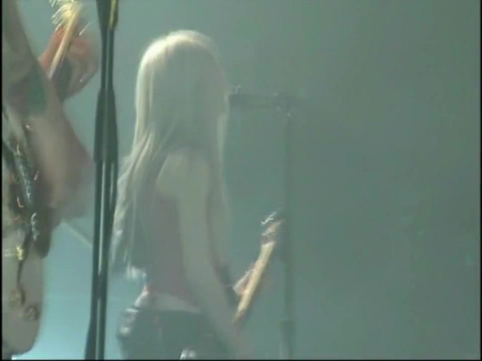 Bonez Tour Documentary [HD] Part2 - Avril Lavigne 1108 - Avril - Lavigne - 2008 - Bonez - Tour - Documentary - oo3