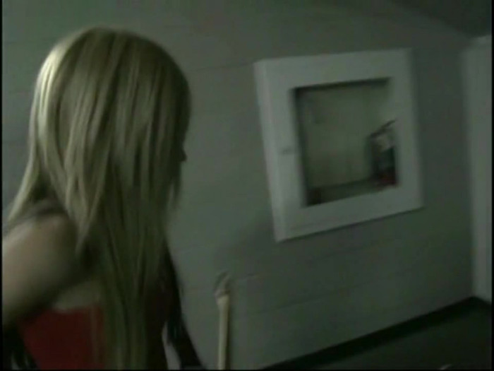 Bonez Tour Documentary [HD] Part2 - Avril Lavigne 0147