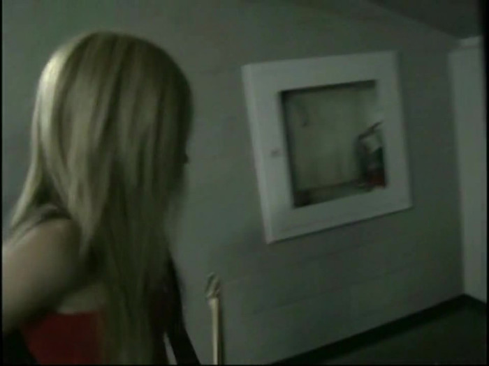 Bonez Tour Documentary [HD] Part2 - Avril Lavigne 0148