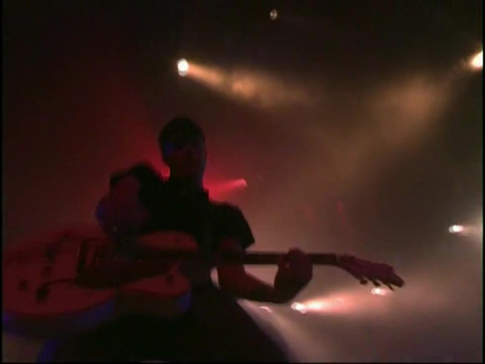 Bonez Tour Documentary [HD] Part2 - Avril Lavigne 1594 - Avril - Lavigne - 2008 - Bonez - Tour - Documentary - oo4