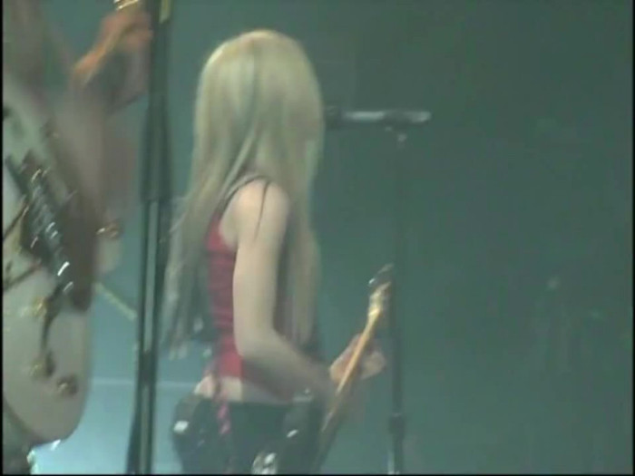 Bonez Tour Documentary [HD] Part2 - Avril Lavigne 1110 - Avril - Lavigne - 2008 - Bonez - Tour - Documentary - oo3
