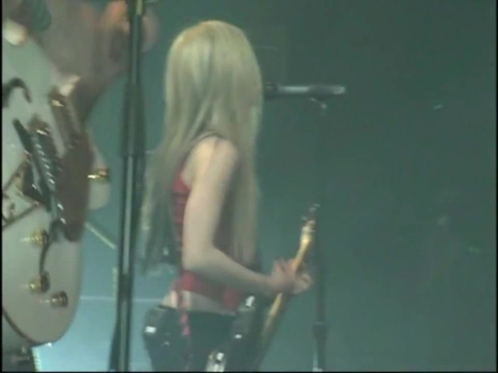 Bonez Tour Documentary [HD] Part2 - Avril Lavigne 1112 - Avril - Lavigne - 2008 - Bonez - Tour - Documentary - oo3