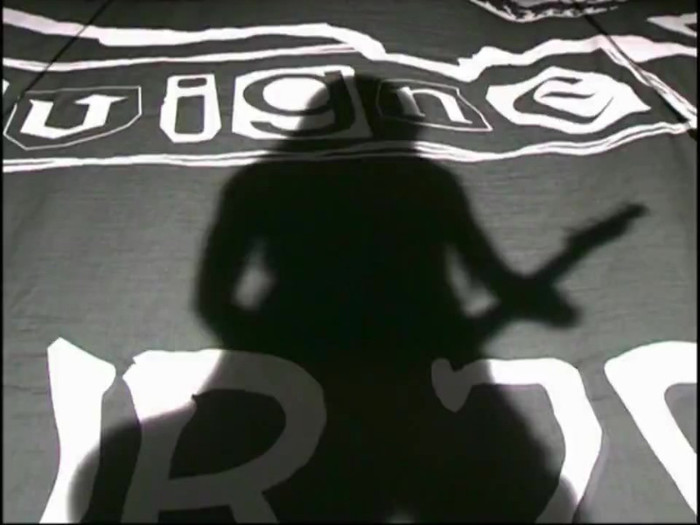 Bonez Tour Documentary [HD] Part2 - Avril Lavigne 0633 - Avril - Lavigne - 2008 - Bonez - Tour - Documentary - oo2