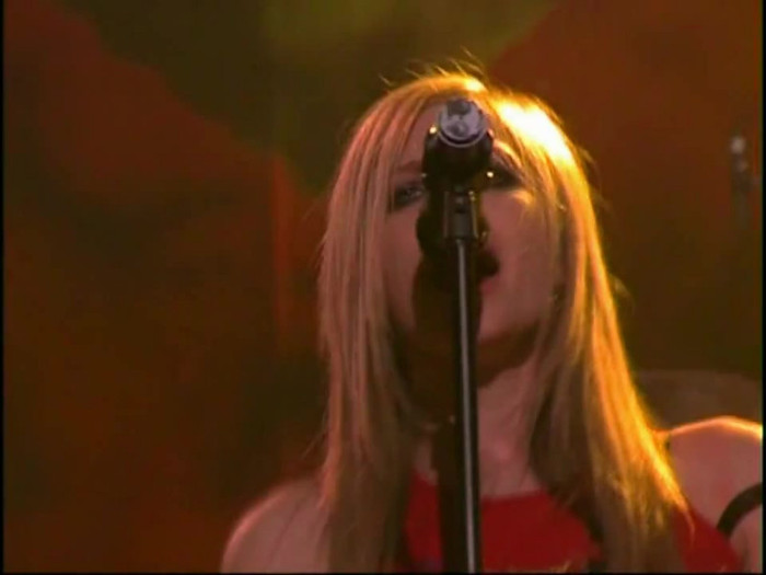 Bonez Tour Documentary [HD] Part2 - Avril Lavigne 2583 - Avril - Lavigne - 2008 - Bonez - Tour - Documentary - oo6