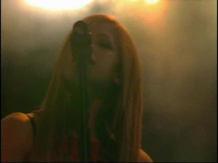 Bonez Tour Documentary [HD] Part2 - Avril Lavigne 2112 - Avril - Lavigne - 2008 - Bonez - Tour - Documentary - oo5