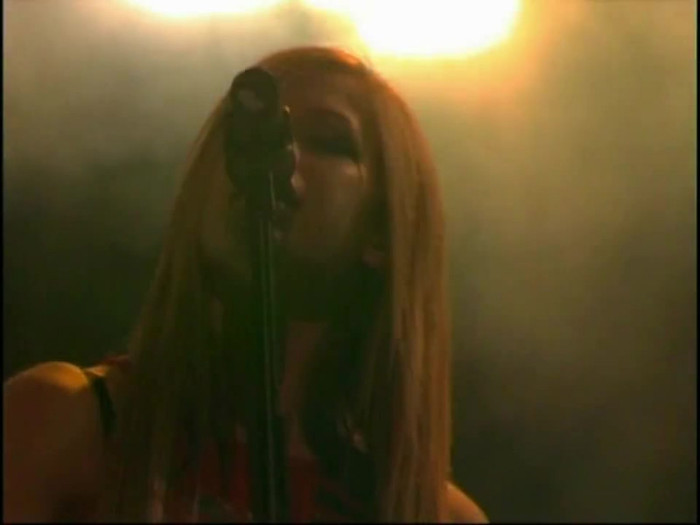 Bonez Tour Documentary [HD] Part2 - Avril Lavigne 2113 - Avril - Lavigne - 2008 - Bonez - Tour - Documentary - oo5