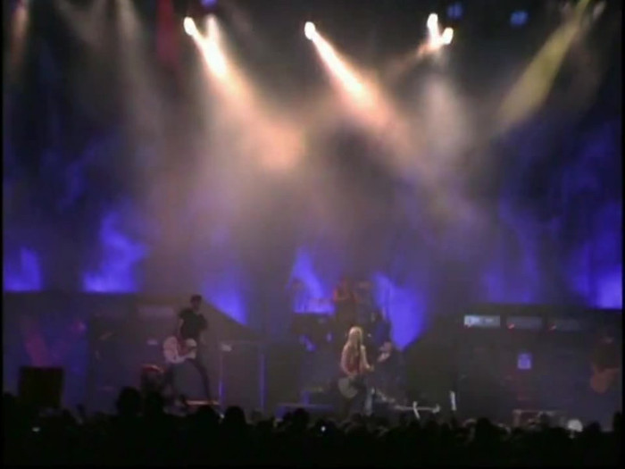 Bonez Tour Documentary [HD] Part2 - Avril Lavigne 1603 - Avril - Lavigne - 2008 - Bonez - Tour - Documentary - oo4