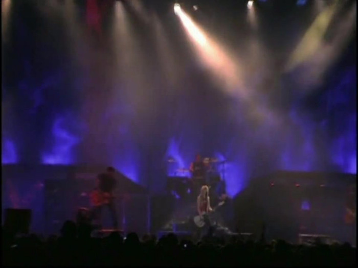 Bonez Tour Documentary [HD] Part2 - Avril Lavigne 1605 - Avril - Lavigne - 2008 - Bonez - Tour - Documentary - oo4