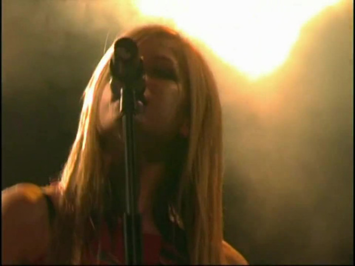 Bonez Tour Documentary [HD] Part2 - Avril Lavigne 2116 - Avril - Lavigne - 2008 - Bonez - Tour - Documentary - oo5