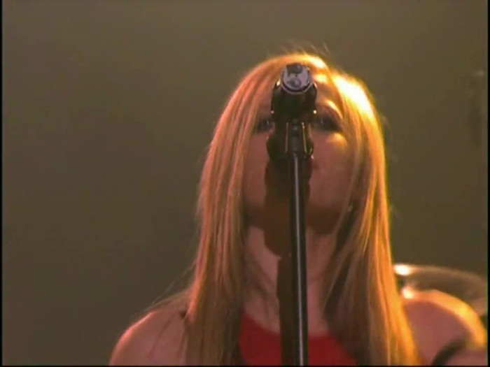Bonez Tour Documentary [HD] Part2 - Avril Lavigne 2589 - Avril - Lavigne - 2008 - Bonez - Tour - Documentary - oo6