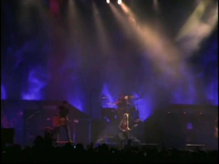 Bonez Tour Documentary [HD] Part2 - Avril Lavigne 1607 - Avril - Lavigne - 2008 - Bonez - Tour - Documentary - oo4