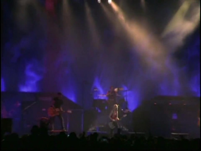 Bonez Tour Documentary [HD] Part2 - Avril Lavigne 1608 - Avril - Lavigne - 2008 - Bonez - Tour - Documentary - oo4