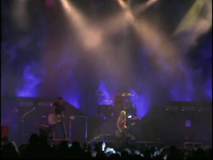 Bonez Tour Documentary [HD] Part2 - Avril Lavigne 1610 - Avril - Lavigne - 2008 - Bonez - Tour - Documentary - oo4