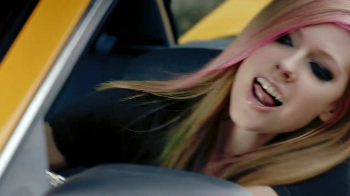 Avril Lavigne - What The Hell_youtube_original 0767