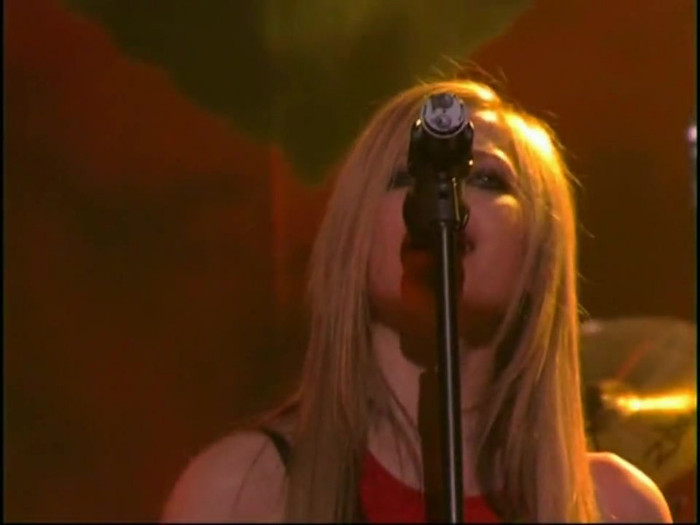 Bonez Tour Documentary [HD] Part2 - Avril Lavigne 2596 - Avril - Lavigne - 2008 - Bonez - Tour - Documentary - oo6