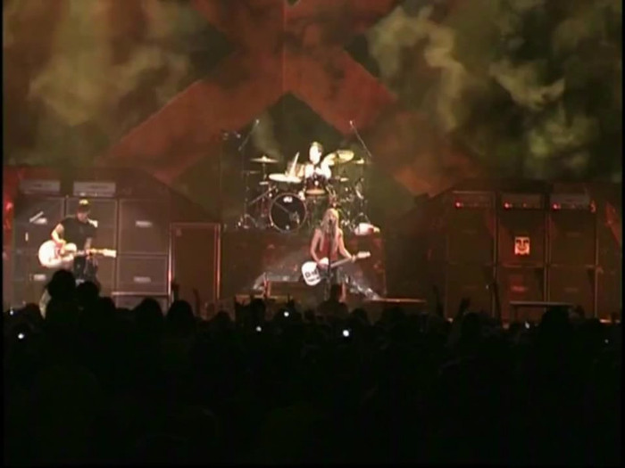 Bonez Tour Documentary [HD] Part2 - Avril Lavigne 2597 - Avril - Lavigne - 2008 - Bonez - Tour - Documentary - oo6