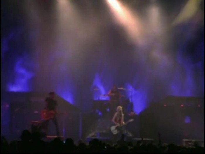 Bonez Tour Documentary [HD] Part2 - Avril Lavigne 1614 - Avril - Lavigne - 2008 - Bonez - Tour - Documentary - oo4
