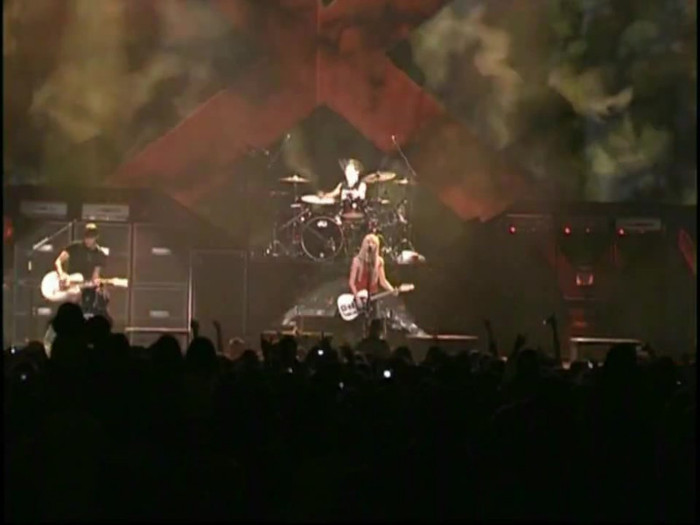 Bonez Tour Documentary [HD] Part2 - Avril Lavigne 2598