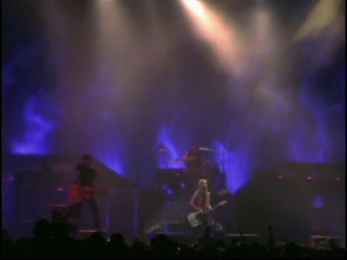 Bonez Tour Documentary [HD] Part2 - Avril Lavigne 1615 - Avril - Lavigne - 2008 - Bonez - Tour - Documentary - oo4