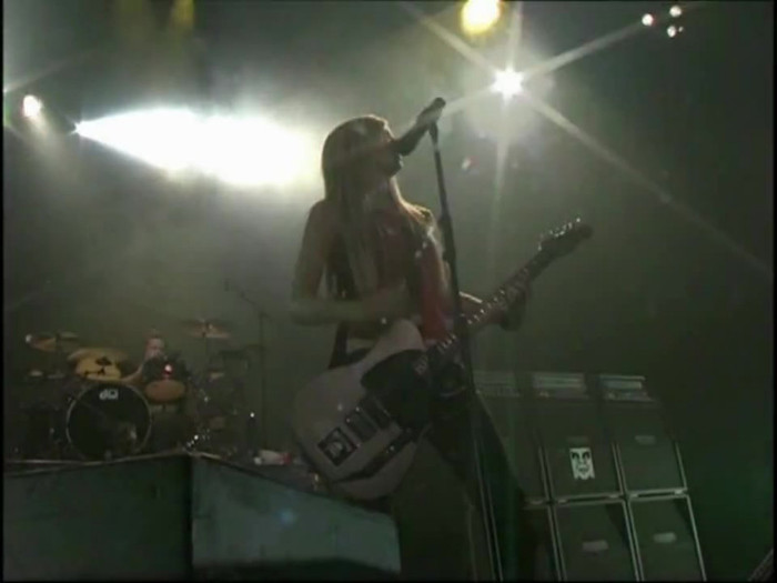 Bonez Tour Documentary [HD] Part2 - Avril Lavigne 1128 - Avril - Lavigne - 2008 - Bonez - Tour - Documentary - oo3
