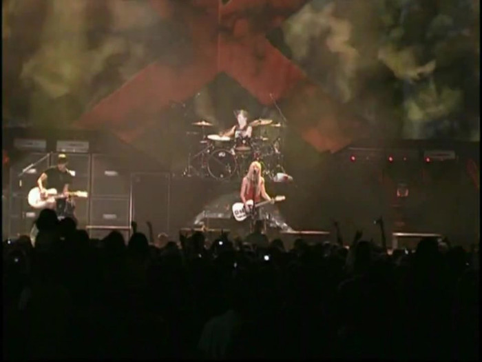 Bonez Tour Documentary [HD] Part2 - Avril Lavigne 2599 - Avril - Lavigne - 2008 - Bonez - Tour - Documentary - oo6